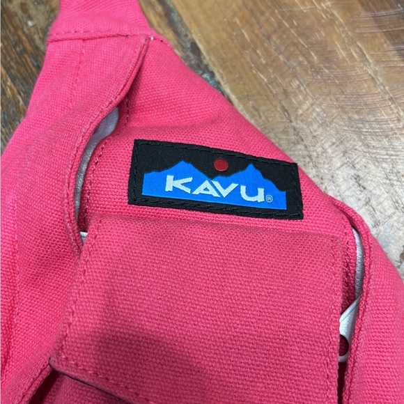 NWT Kavu Mini Rope Bag-Magenta - Picture 2 of 5